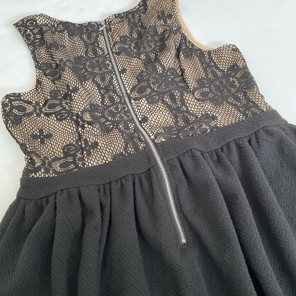 Rewind Dress with Bow, Mesh - Picture 11 of 16
